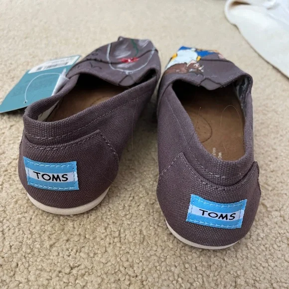 Toms Custom Painted Canvas Brown Ash Beauty Beast Disney Belle 6 NWT New Shoes - Picture 4 of 4